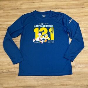 Run Disney 2024 Walt Disney World Half Marathon Shirt Size Medium